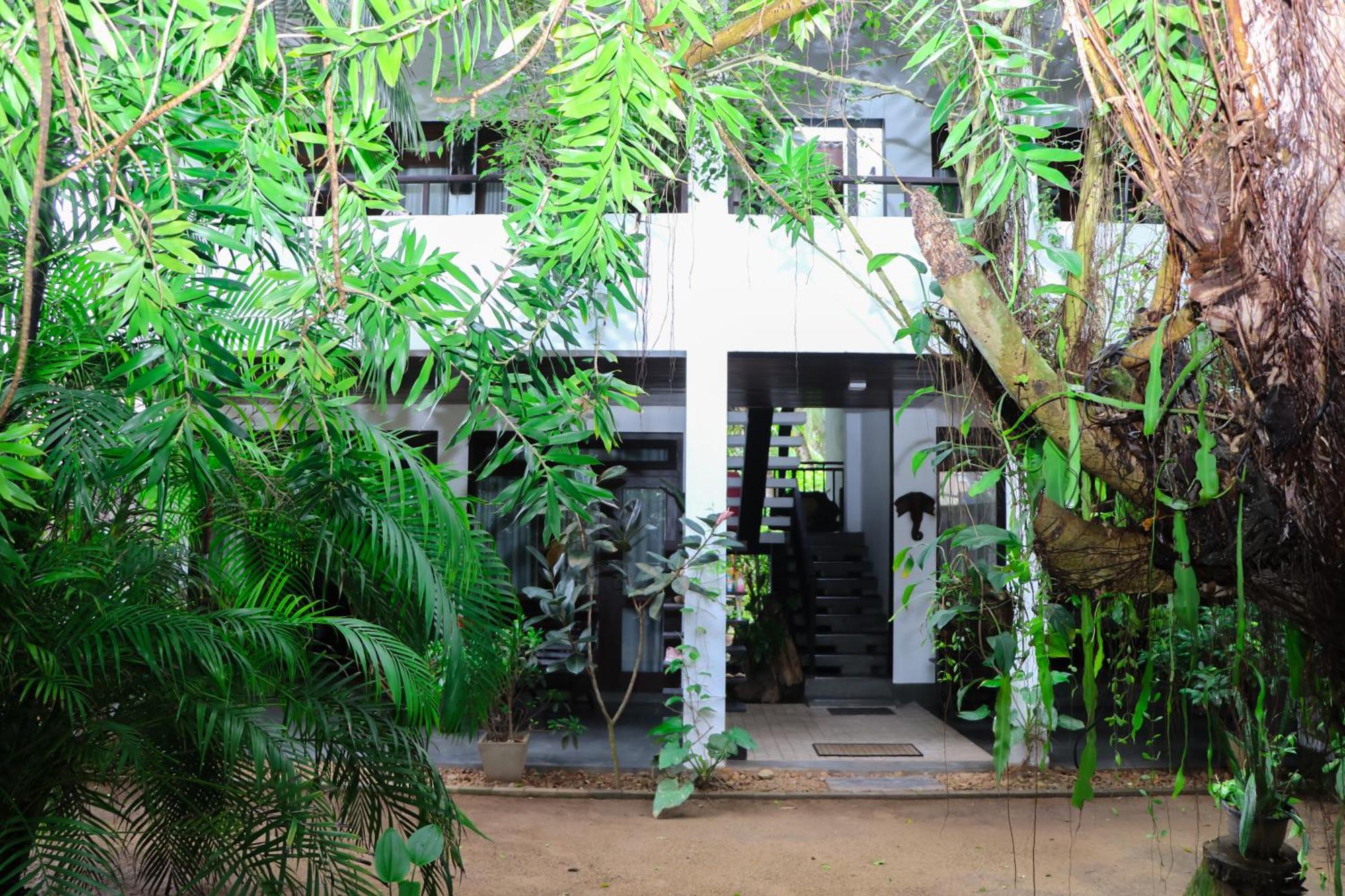 A & A * Hikkaduwa